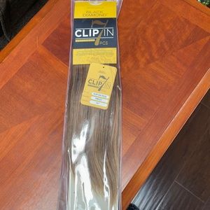 100% human hair, reusable, 14” clip in hair extensions (7 pieces)